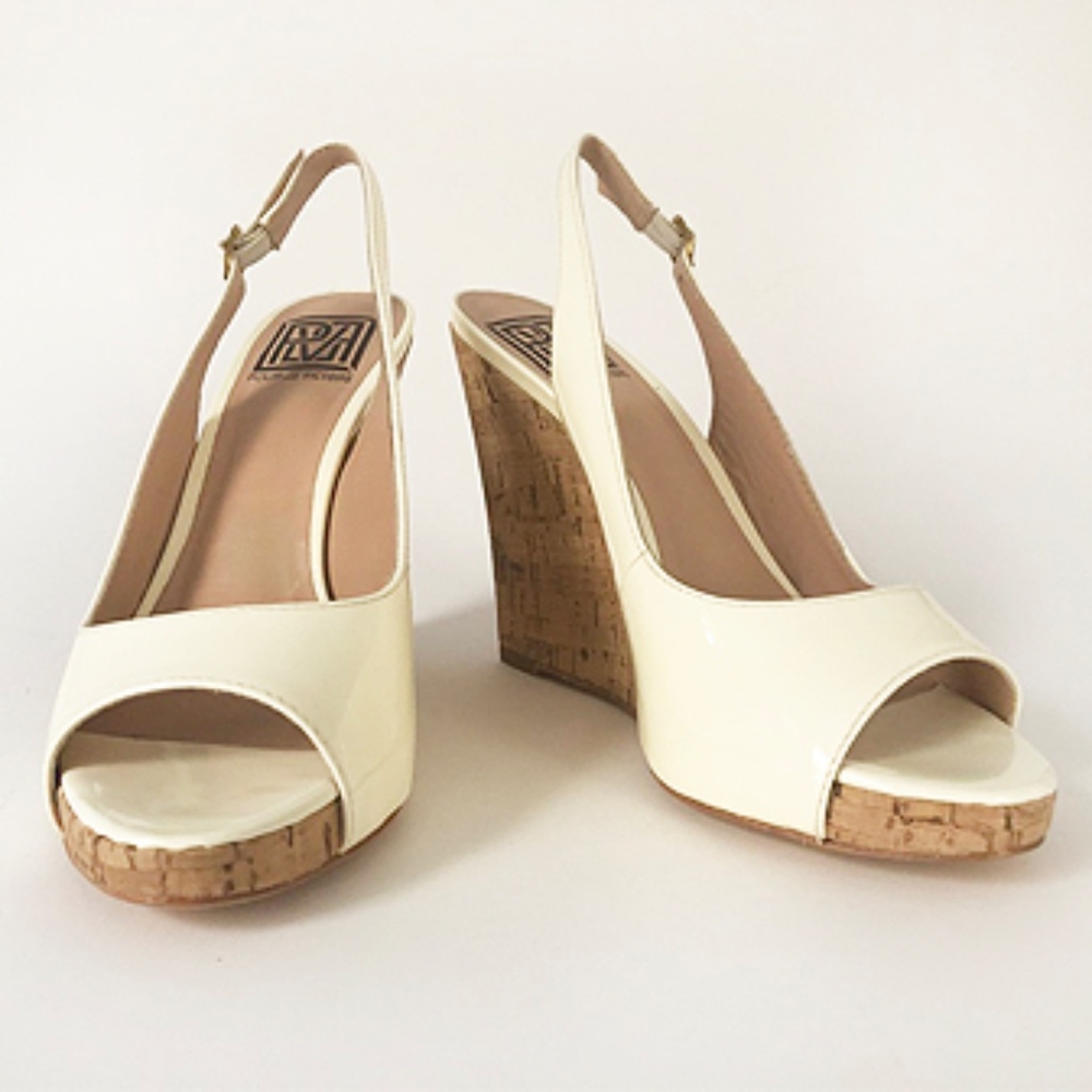 Pour La Victoire Patent Leather Wedge Sandal Shoes - Picture 5 of 10